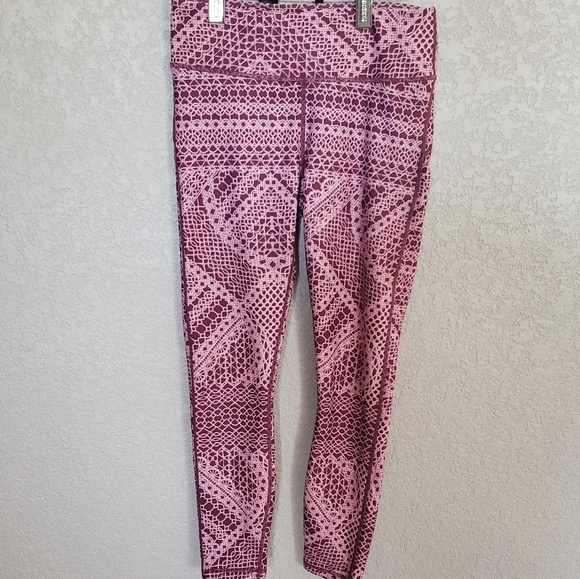 Fabletics leggings set of 3!! - Picture 6 of 8